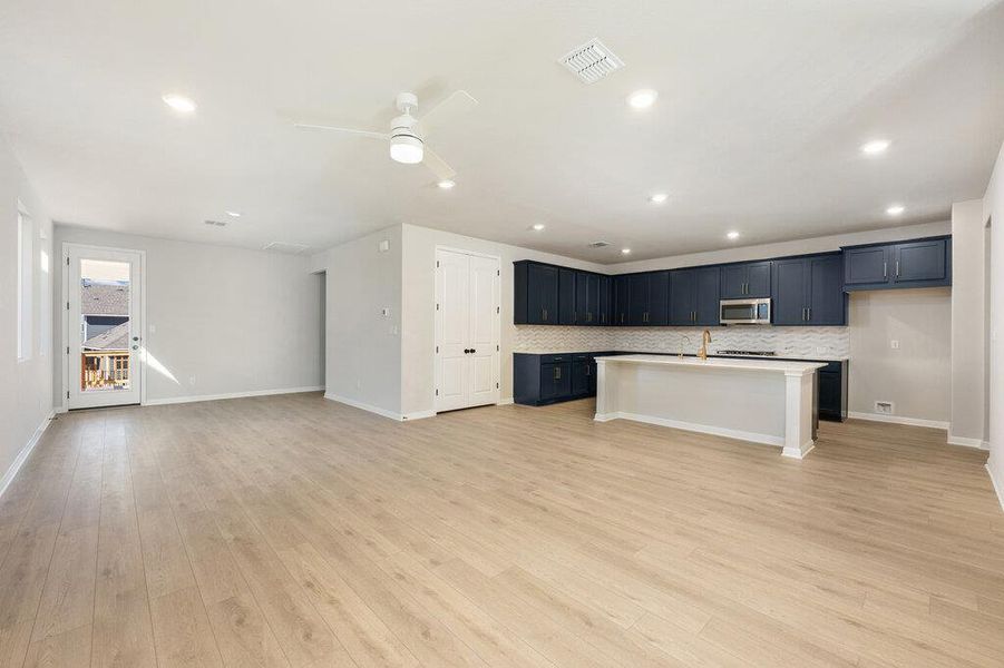 Spacious, unfurnished interior of a new home in Cannon Ranch, Dripping Springs (Image 33).