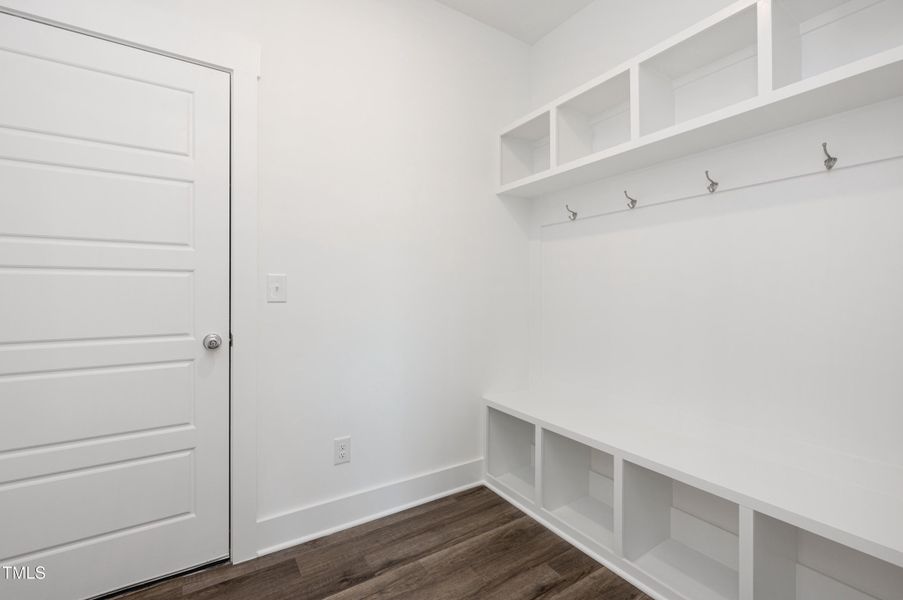 AP2-0303_Someway_B_Mudroom