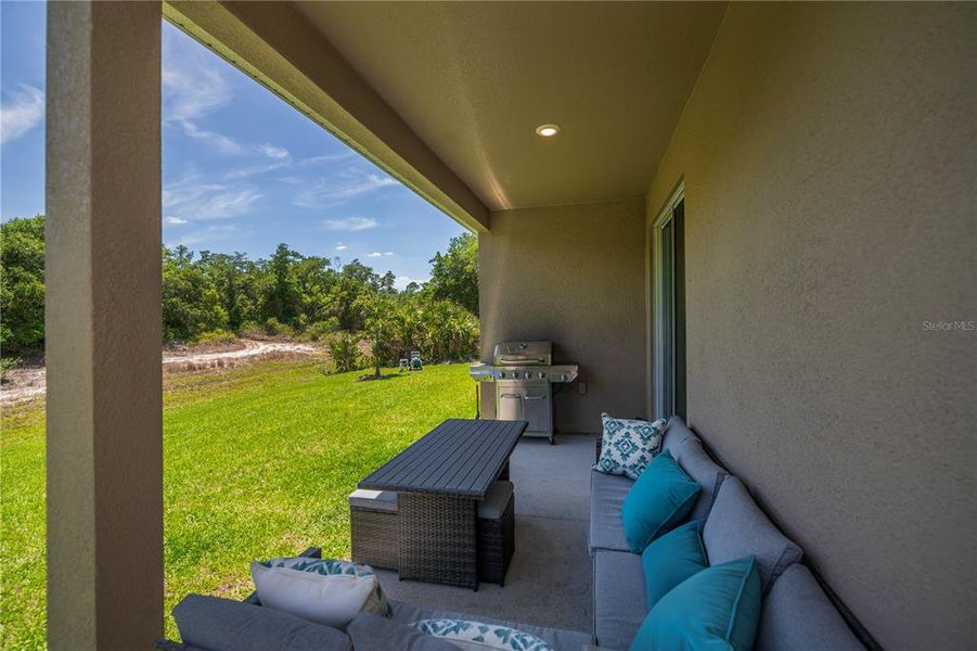 Exterior details and patio area of a home in , North Port (Image 4).