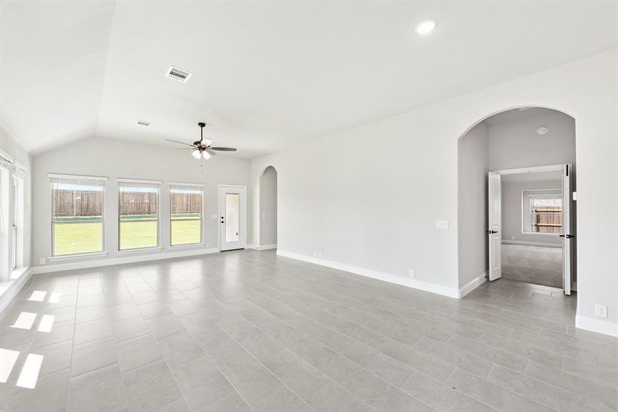 Spacious, unfurnished interior of a new home in Hampton Park, Glenn Heights (Image 21). Spacious, unfurnished interior of a new home in Hampton Park, Glenn Heights (Image 21).