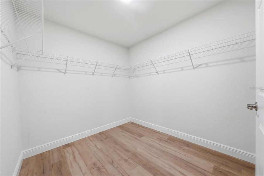 Spacious, unfurnished interior of a new home in , Citrus Springs (Image 18).