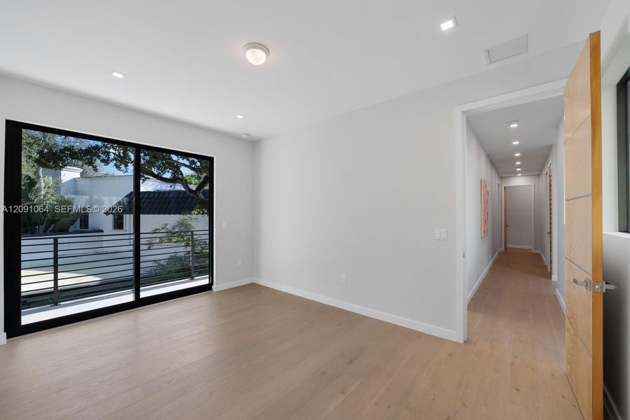 Spacious, unfurnished interior of a new home in , Miami (Image 22).