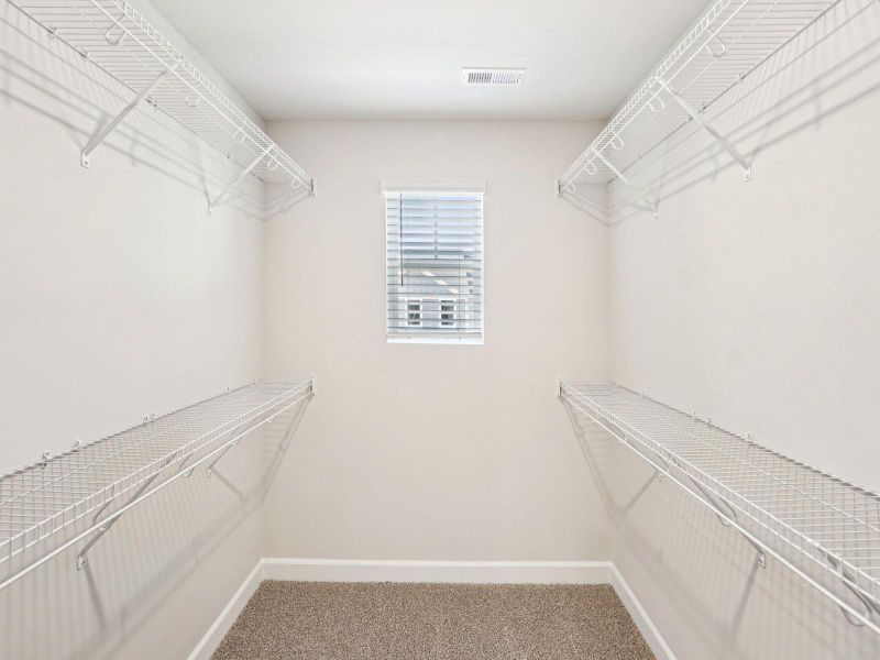 Spacious, unfurnished interior of a new home in Crossrail Station, Mooresville (Image 19).