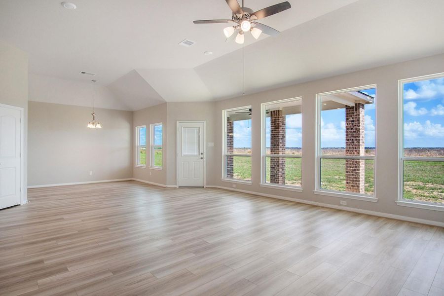 Spacious, unfurnished interior of a new home in , Beaumont (Image 17).