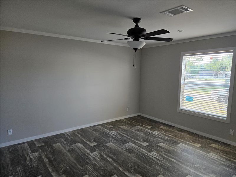 Spacious, unfurnished interior of a new home in , Pelican Bay (Image 11).