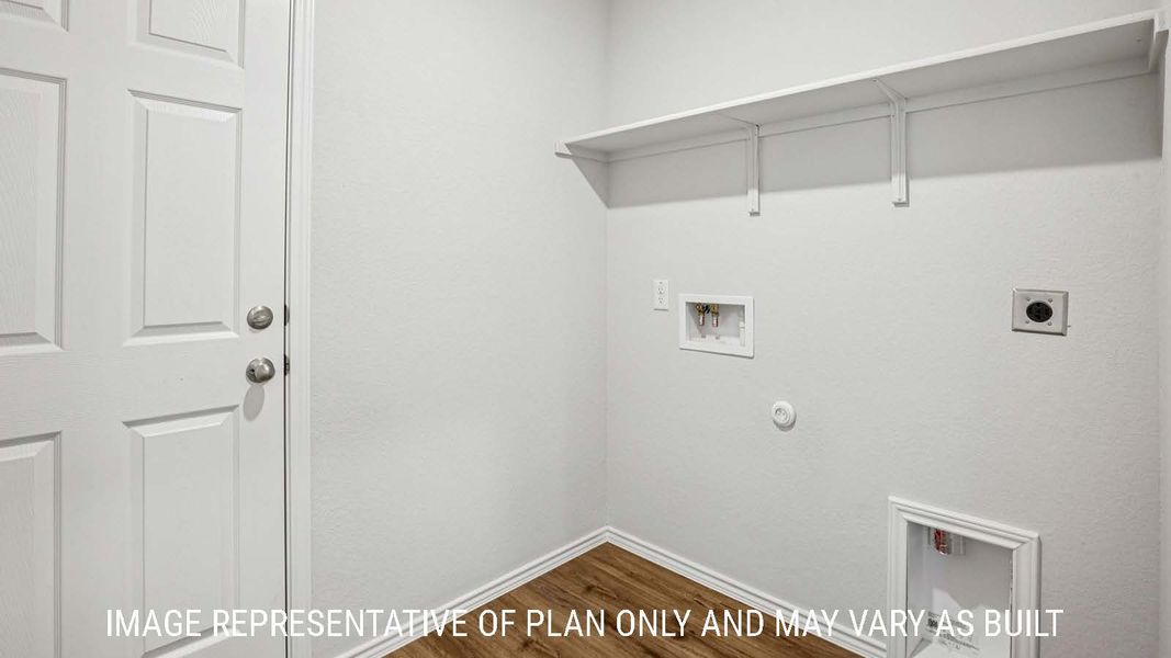 Representative unfurnished interior of a home built from the Estero by D.R. Horton in The Villages at Schwertner Ranch, Jarrell (Image 31).