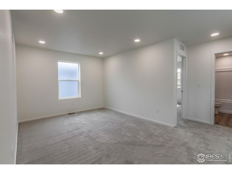 Spacious, unfurnished interior of a new home in , Timnath (Image 19).