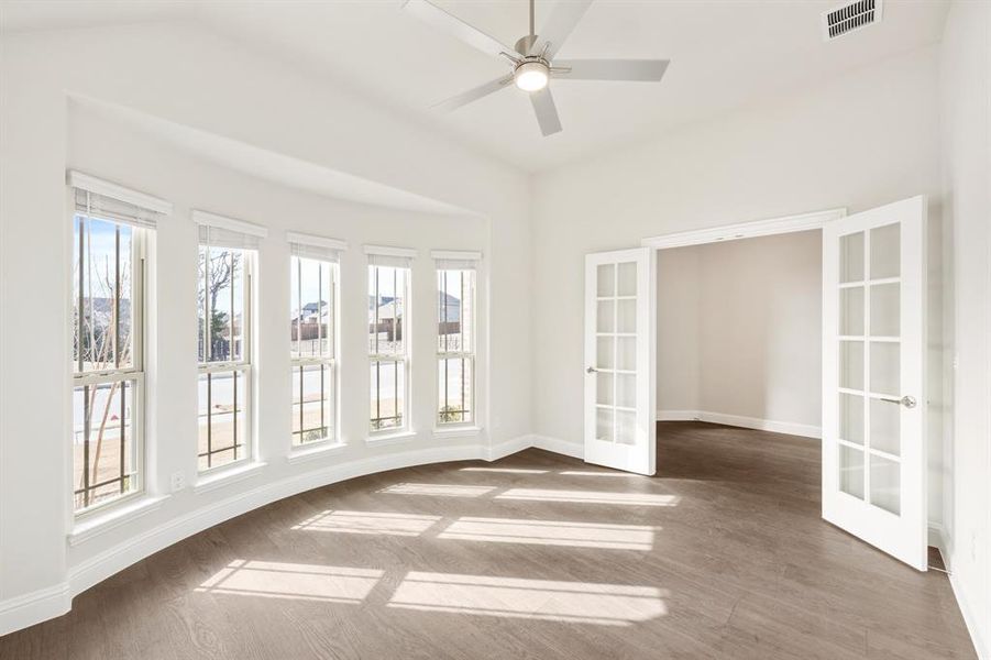 Spacious, unfurnished interior of a new home in Liberty, Melissa (Image 22).