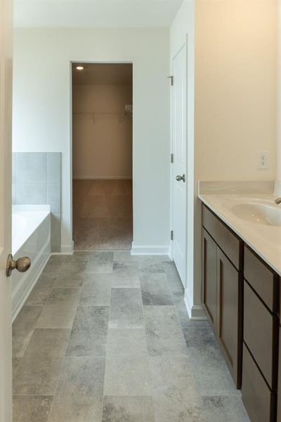 Spacious, unfurnished interior of a new home in , Jefferson (Image 24).