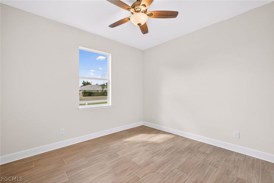 Spacious, unfurnished interior of a new home in Cape Coral, Cape Coral (Image 18).