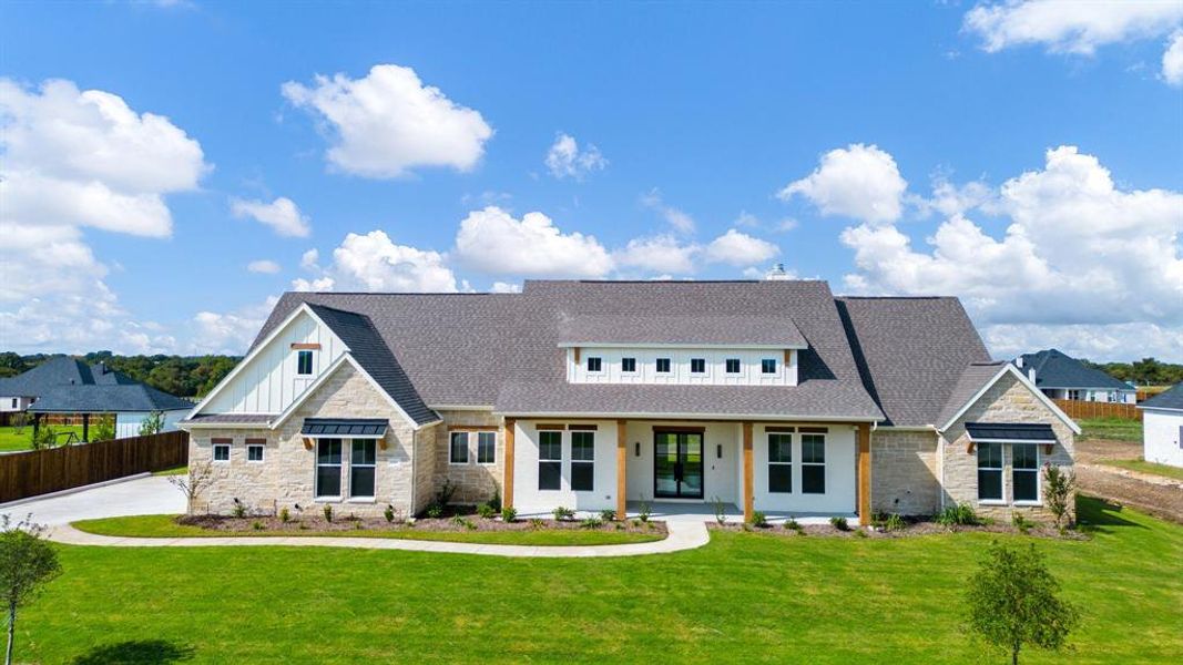 View of front facade with a front lawn