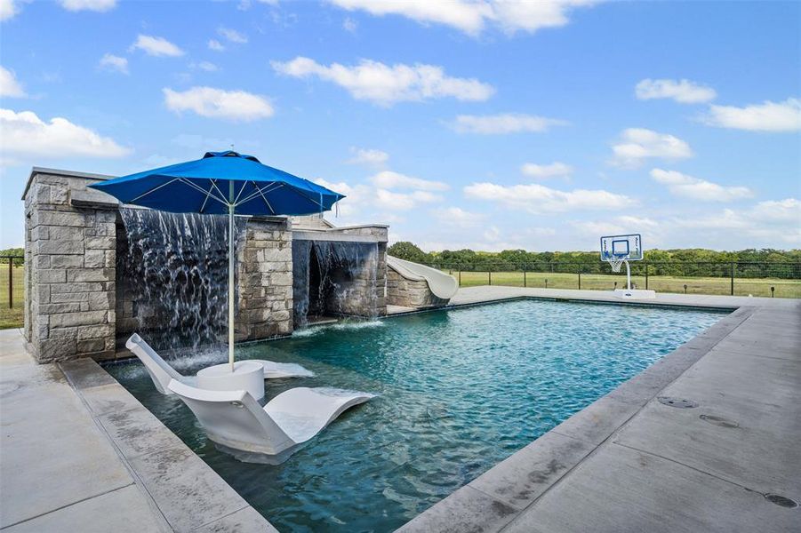 Community amenities in , Tolar (Image 24).