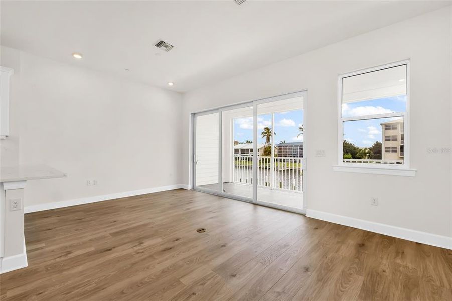 Spacious, unfurnished interior of a new home in , Punta Gorda (Image 24).