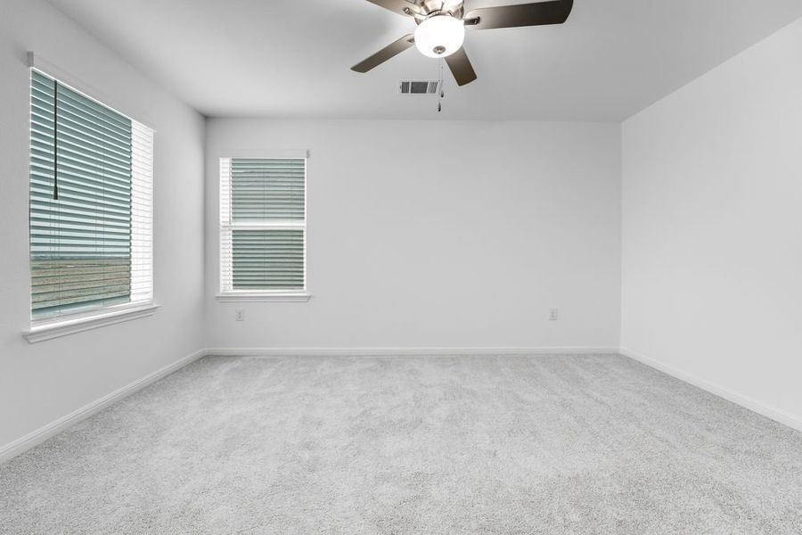Spacious, unfurnished interior of a new home in Longview, Del Valle (Image 22).