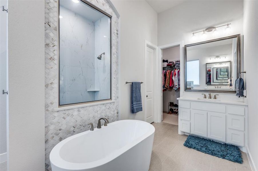 Furnished interior view inside a new home in Sandbrock Ranch, Aubrey (Image 13).