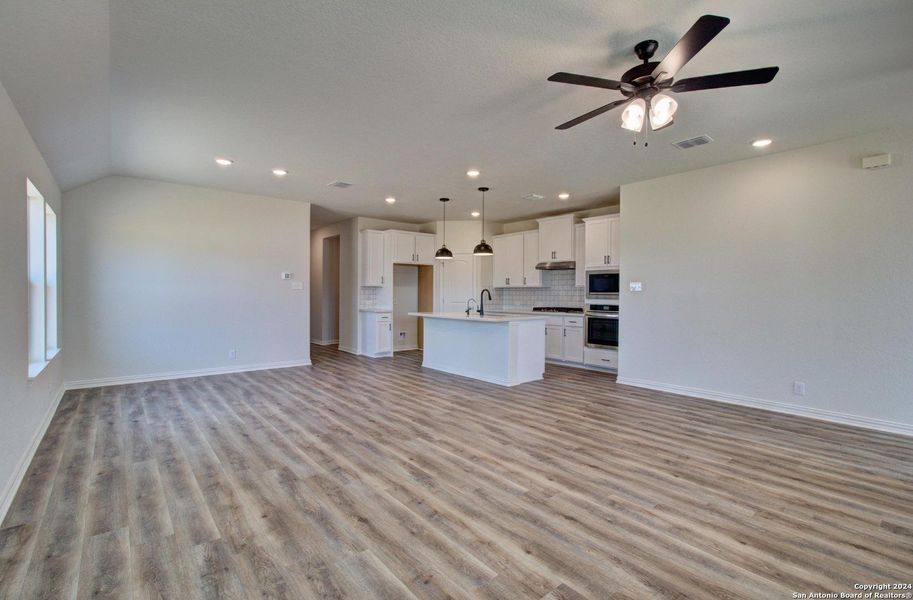 Spacious, unfurnished interior of a new home in , New Braunfels (Image 20).