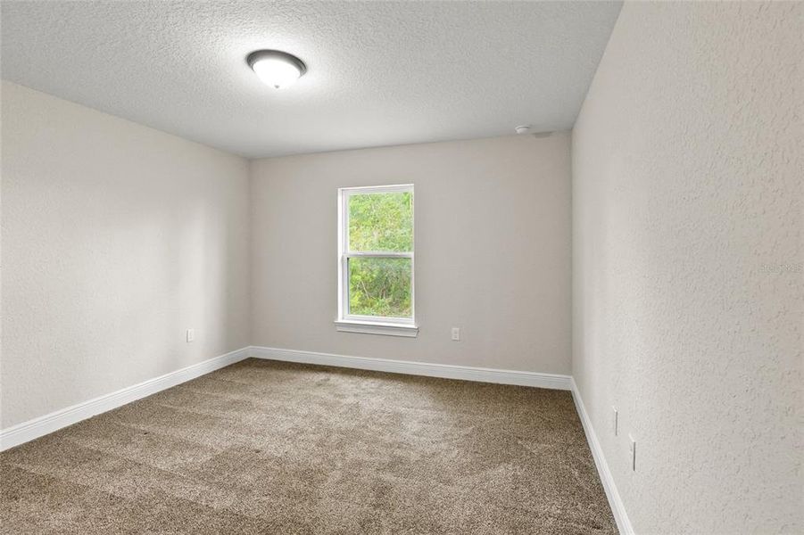 Spacious, unfurnished interior of a new home in Marion Oaks, Ocala (Image 13).