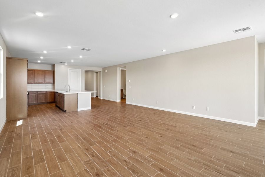 New Home in Goodyear, AZ.  - Slide 8