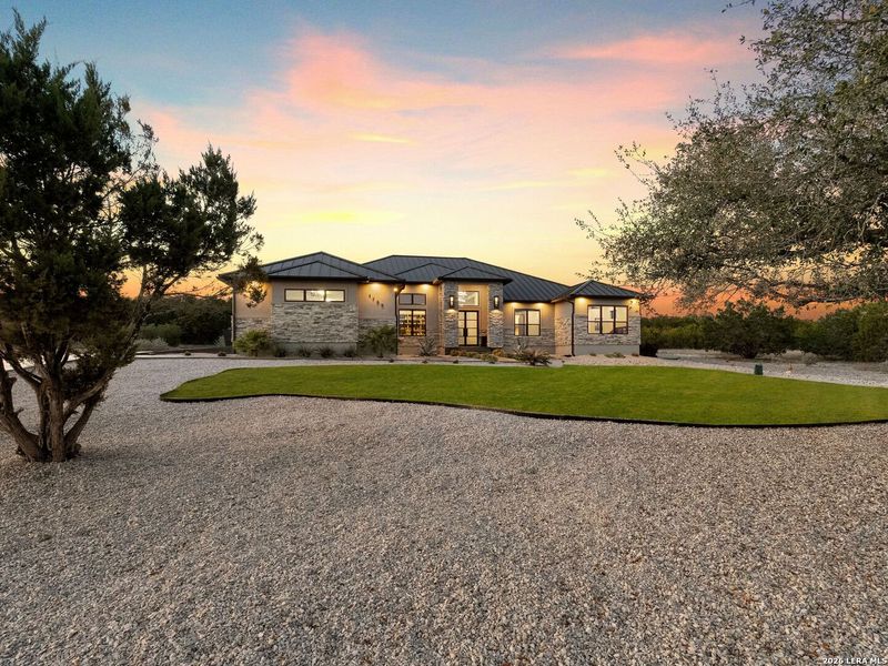 Exterior details and patio area of a home in , Canyon Lake (Image 25).