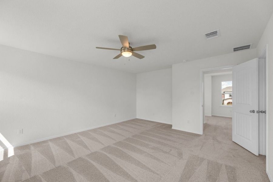 Spacious, unfurnished interior of a new home in Mustang Valley, Manor (Image 33).