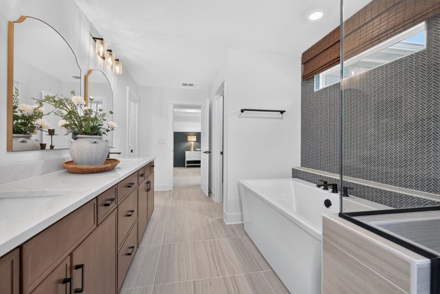 Representative furnished interior of a home built from the Newlyn by Pulte Homes in Bristol, Dawsonville (Image 50).