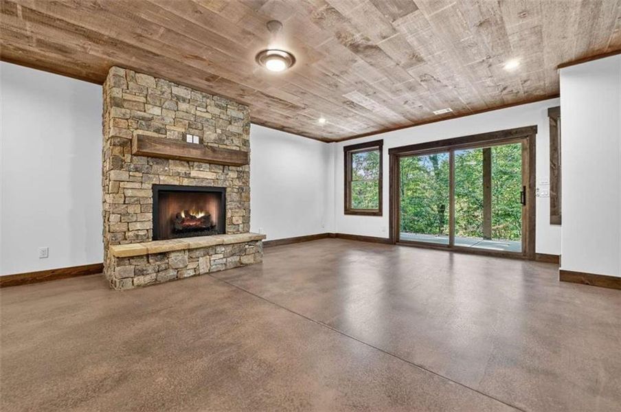 Spacious, unfurnished interior of a new home in , Blue Ridge (Image 16).