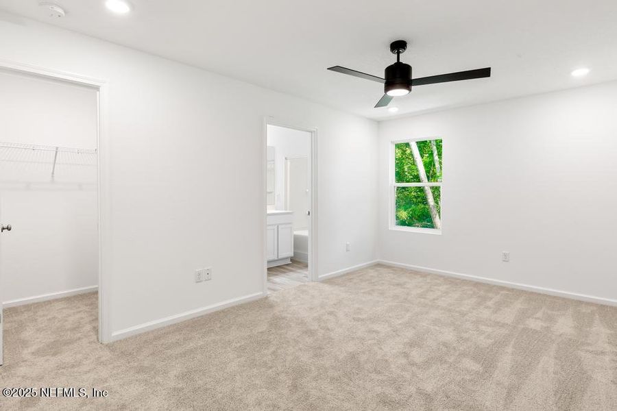 Spacious, unfurnished interior of a new home in , Jacksonville (Image 18).