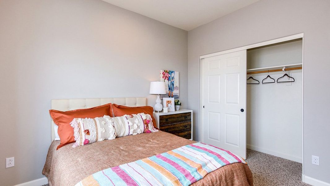 Representative furnished interior of a home built from the Citrine - Plan 5042 by D.R. Horton in Sycamore Vista, Vail (Image 44). Representative furnished interior of a home built from the Citrine - Plan 5042 by D.R. Horton in Sycamore Vista, Vail (Image 44).