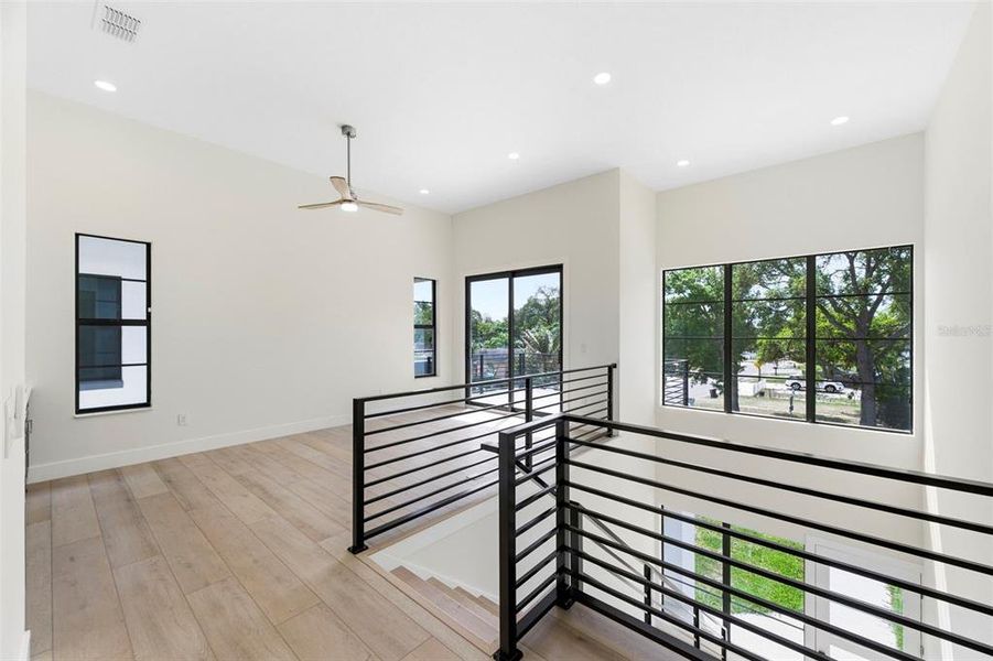 Spacious, unfurnished interior of a new home in , St. Petersburg (Image 38).