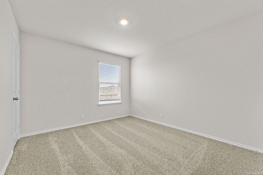 Spacious, unfurnished interior of a new home in Redbird Ranch, San Antonio (Image 19).