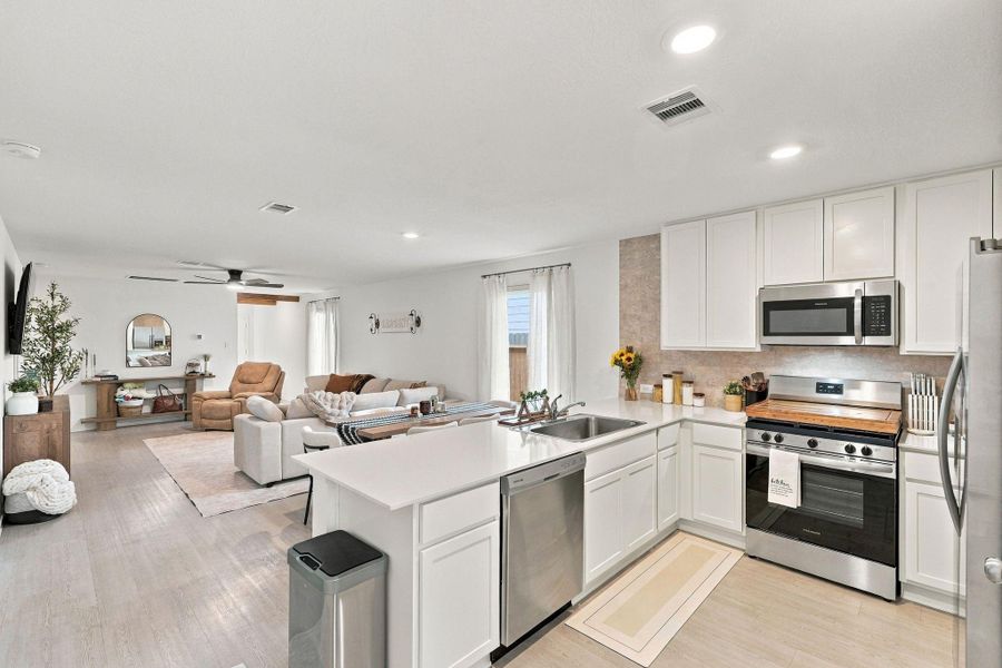 Furnished interior view inside a new home in Caney Mills, Conroe (Image 25).
