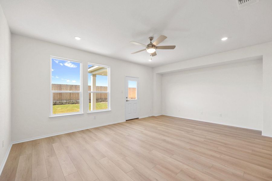 Spacious, unfurnished interior of a new home in Salerno - Classic Collection, Round Rock (Image 27). Spacious, unfurnished interior of a new home in Salerno - Classic Collection, Round Rock (Image 27).