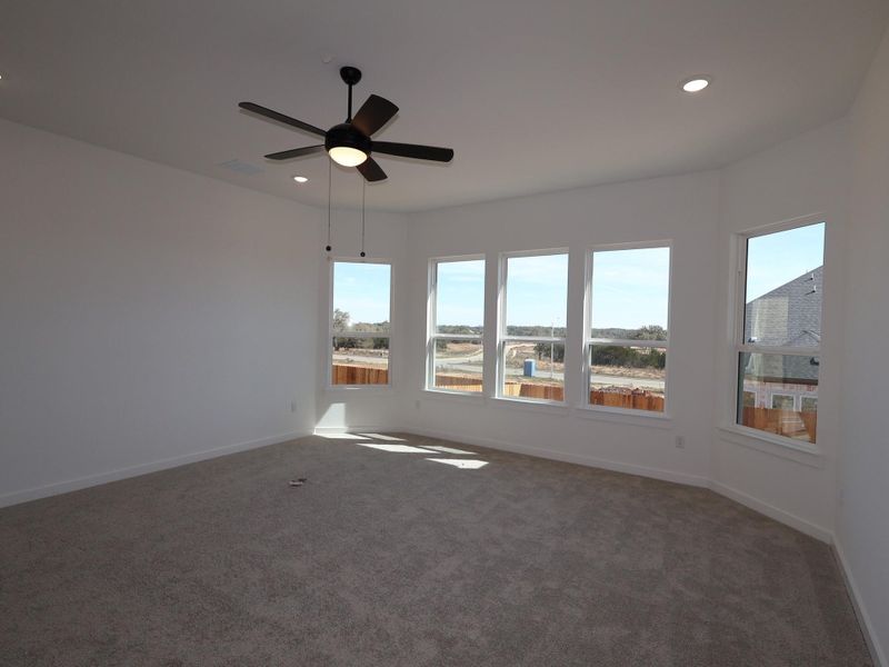Spacious, unfurnished interior of a new home in Edgewood, Leander (Image 12).