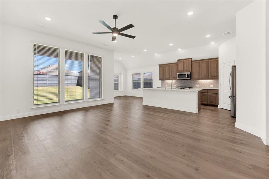 Spacious, unfurnished interior of a new home in Union Park, Little Elm (Image 27). Spacious, unfurnished interior of a new home in Union Park, Little Elm (Image 27).