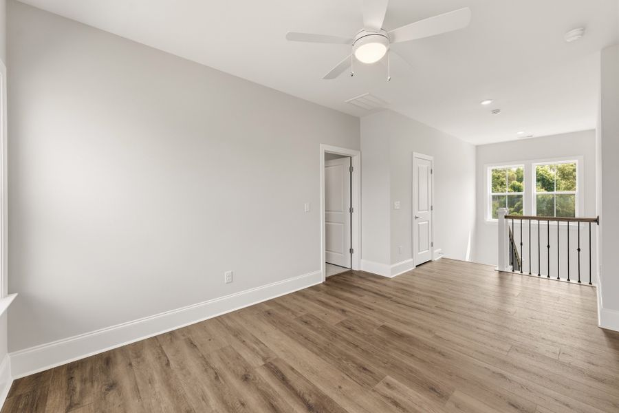 Spacious, unfurnished interior of a new home in Lakeside Saluda, Greenville (Image 24).