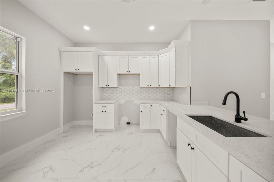 Furnished interior view inside a new home in , Lehigh Acres (Image 5).