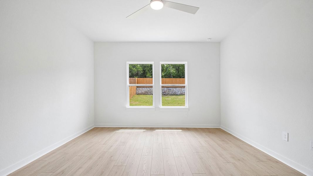 Spacious, unfurnished interior of a new home in Rosenbusch Ranch, Leander (Image 20).