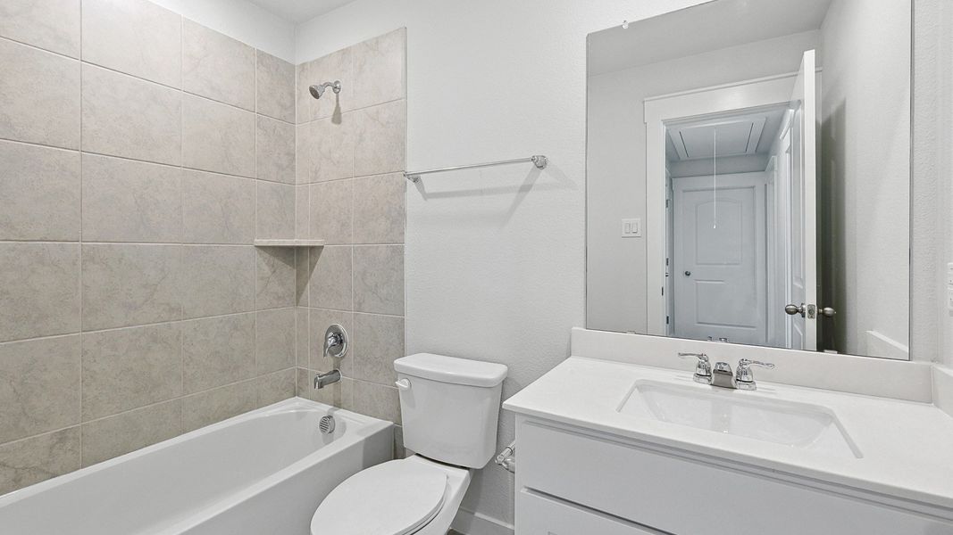 Representative furnished interior of a home built from the Horizon by Brightland Homes in Mostyn Springs, Magnolia (Image 11).