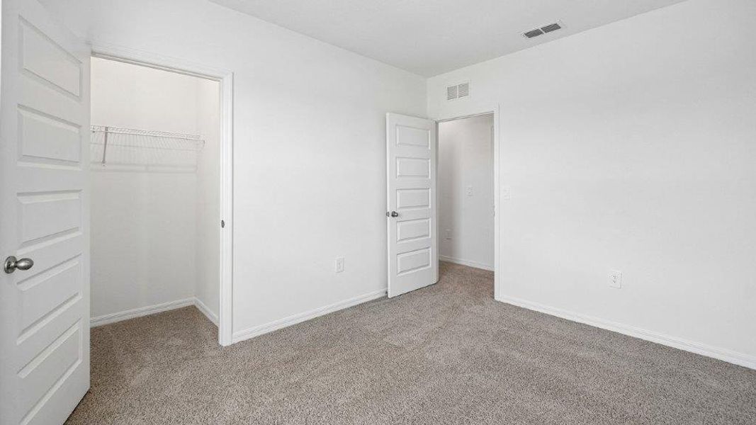 Representative unfurnished interior of a home built from the THE McKENNA by D.R. Horton in Summerlin at Hawthorne Ranch, Lakeland (Image 42).