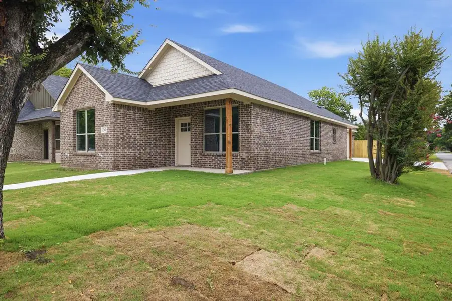 Exterior details and patio area of a home in , Cleburne (Image 2). Exterior details and patio area of a home in , Cleburne (Image 2).