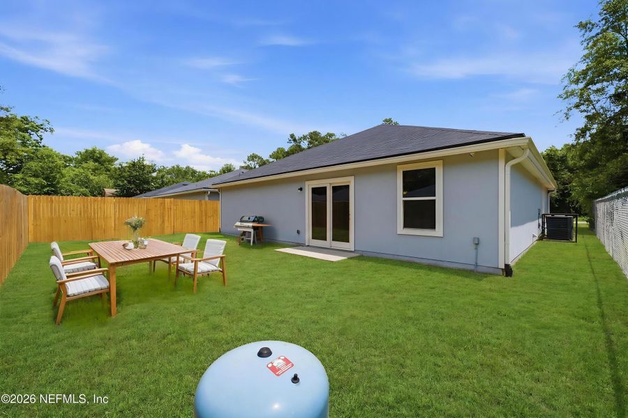 Exterior details and patio area of a home in , Jacksonville (Image 4).