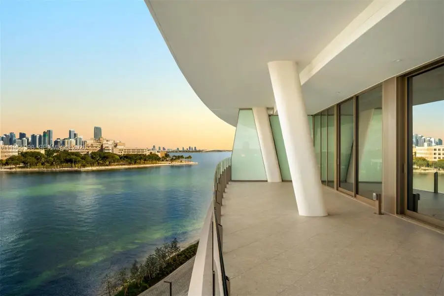 Condo located in Miami, FL showcasing its design and architecture (Image 3).