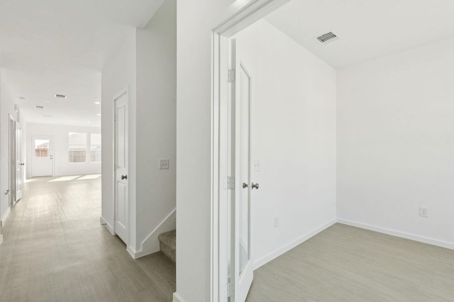 Spacious, unfurnished interior of a new home in Windcress, Baytown (Image 30).