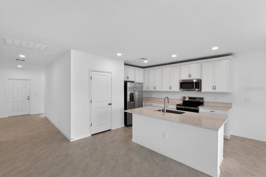 Furnished interior view inside a new home in Brighton, Venice (Image 8).