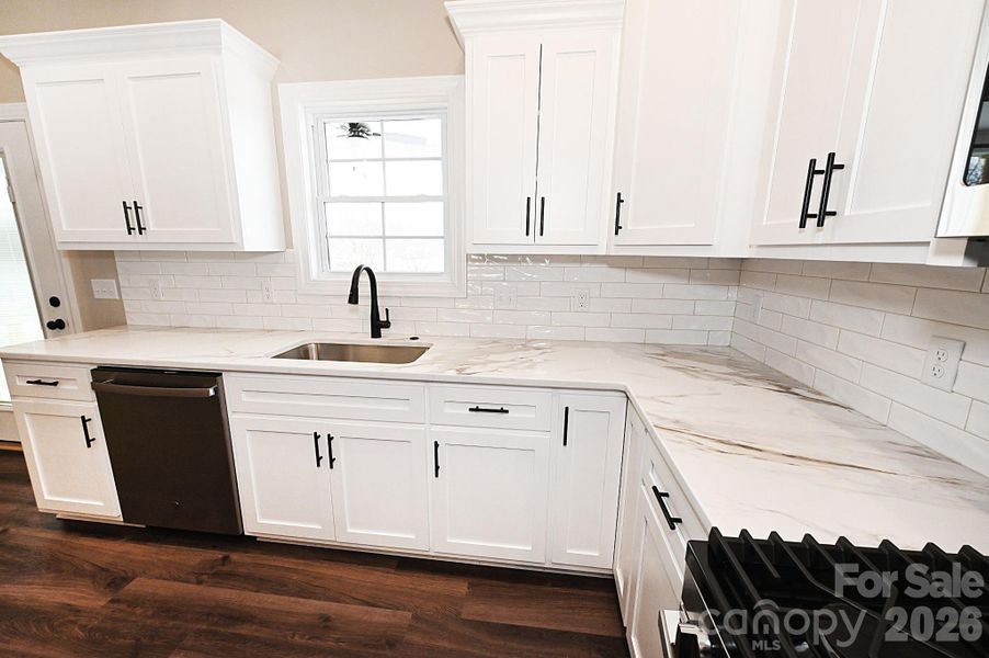 Furnished interior view inside a new home in , Hickory (Image 25).