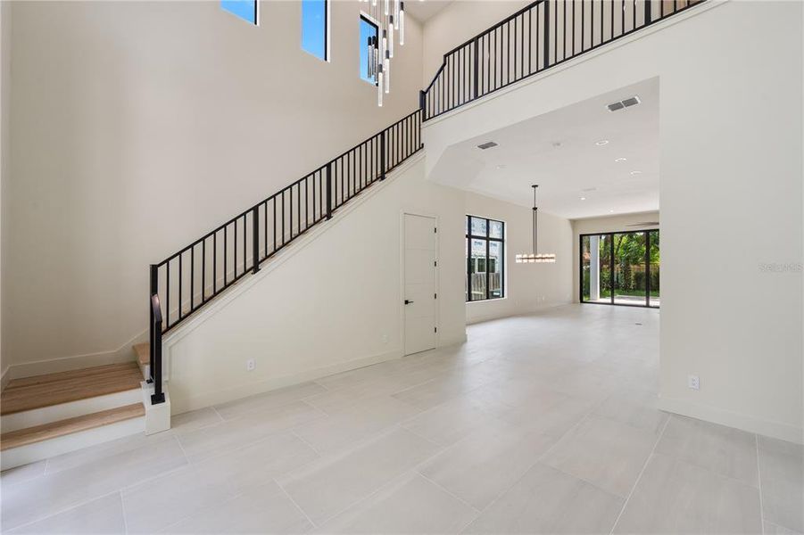 Spacious, unfurnished interior of a new home in , Orlando (Image 47).