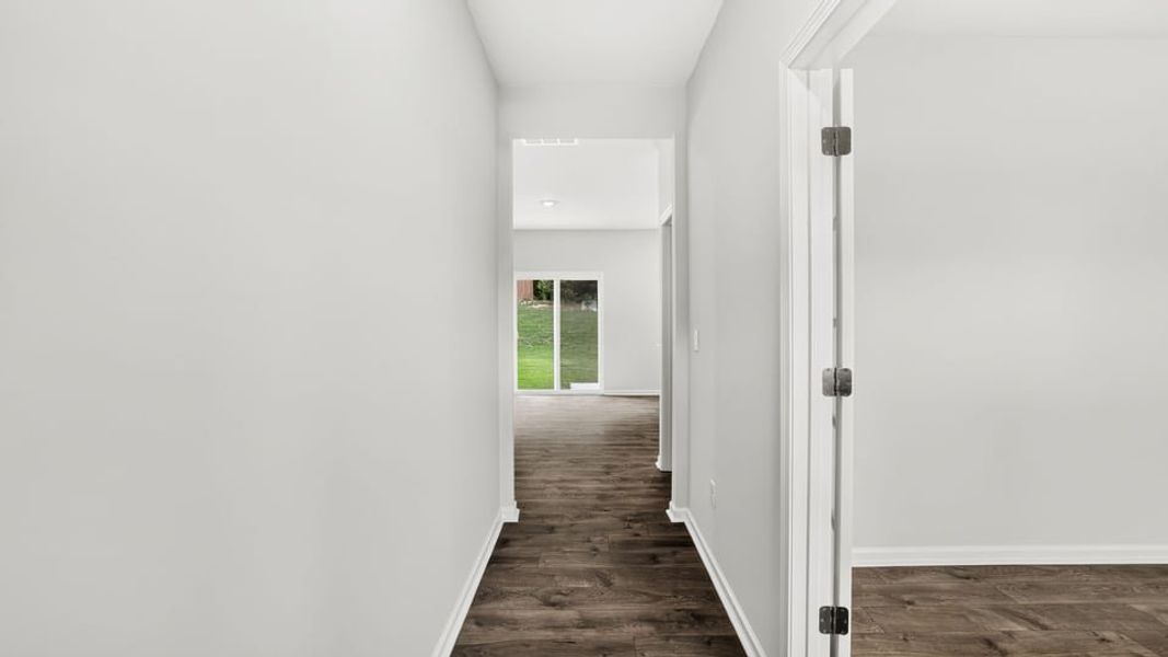 Spacious, unfurnished interior of a new home in Palmetto Valley, Anderson (Image 18).