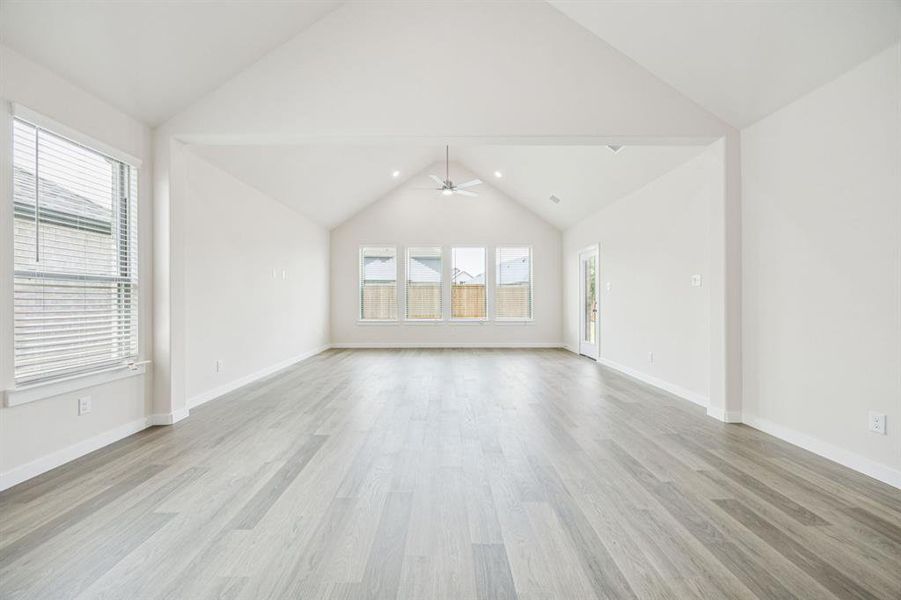 Spacious, unfurnished interior of a new home in LakePointe, Lavon (Image 28). Spacious, unfurnished interior of a new home in LakePointe, Lavon (Image 28).