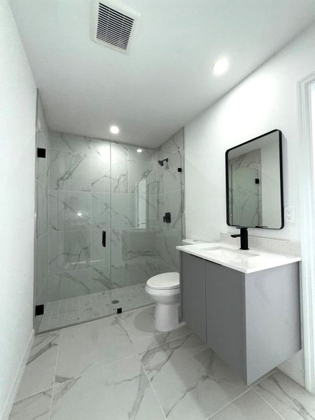 Furnished interior view inside a new home in , Lehigh Acres (Image 9).