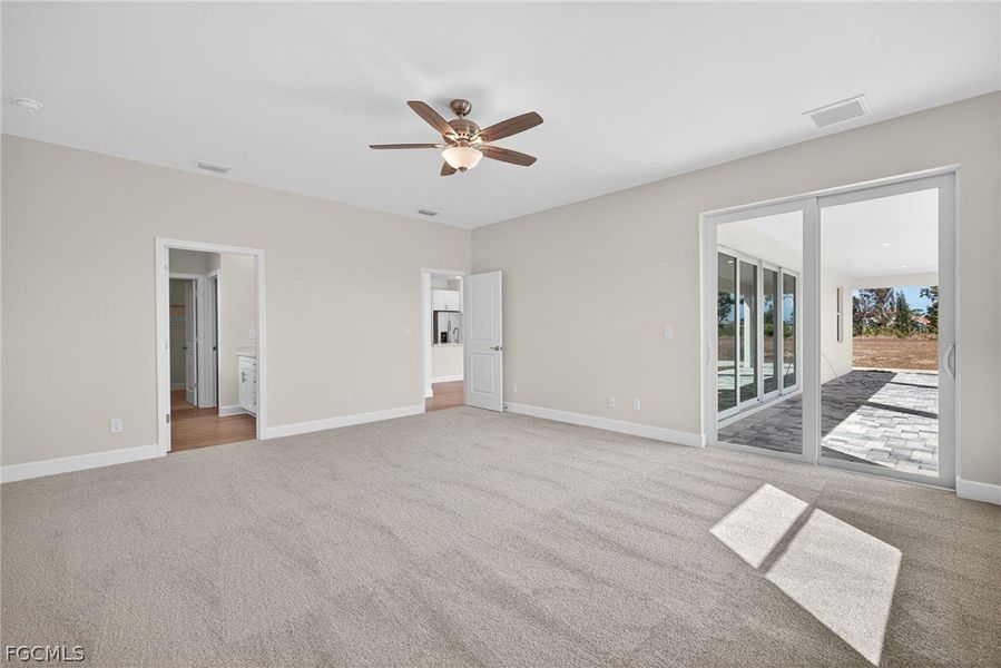 Spacious, unfurnished interior of a new home in Cape Coral, Cape Coral (Image 17).